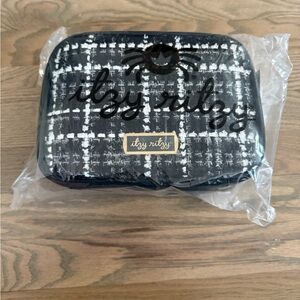 Itzy Ritzy Double Take Crossbody Kelly